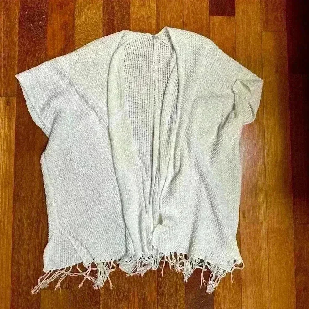 Pull & Bear | White knitted  oversized sweater cardigan size med